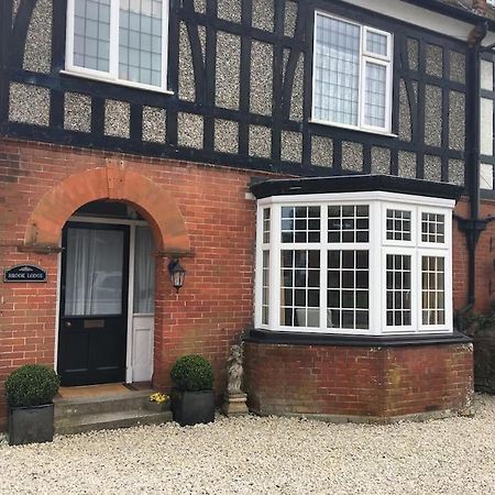 Brook Lodge Garden Flat Суонидж Екстериор снимка