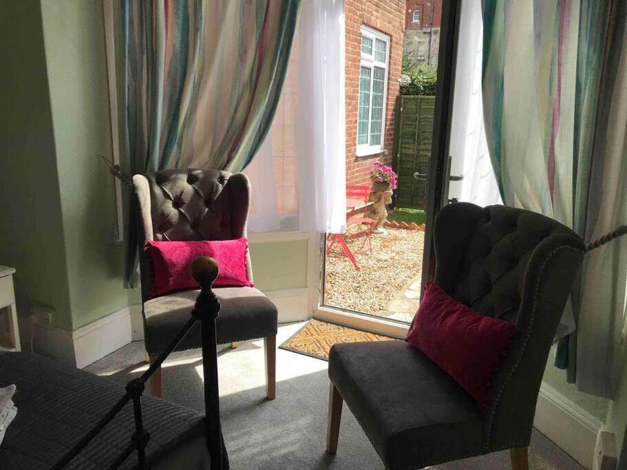 Brook Lodge Garden Flat Суонидж Екстериор снимка
