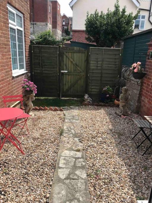 Brook Lodge Garden Flat Суонидж Екстериор снимка